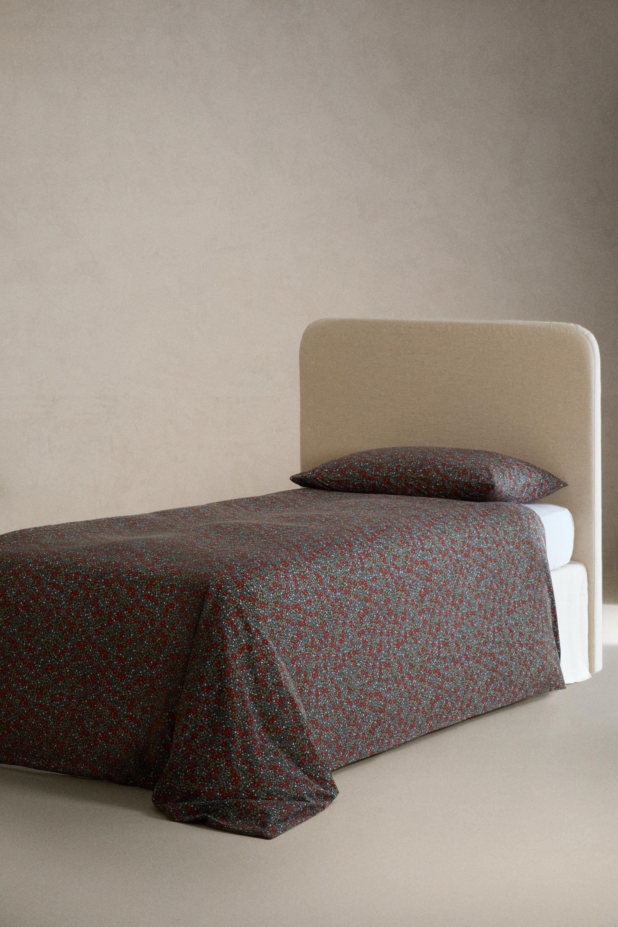 CHILDREN'S CHRISTMAS FLORAL DUVET COVER